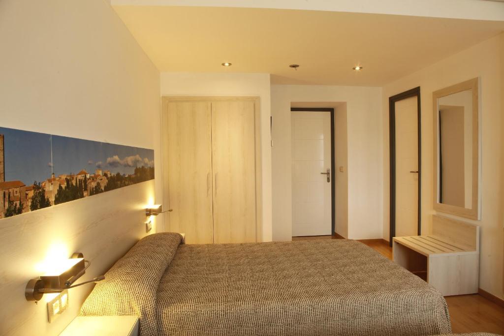 Hotel Canet 카스테요 뎀푸리에스 객실 사진