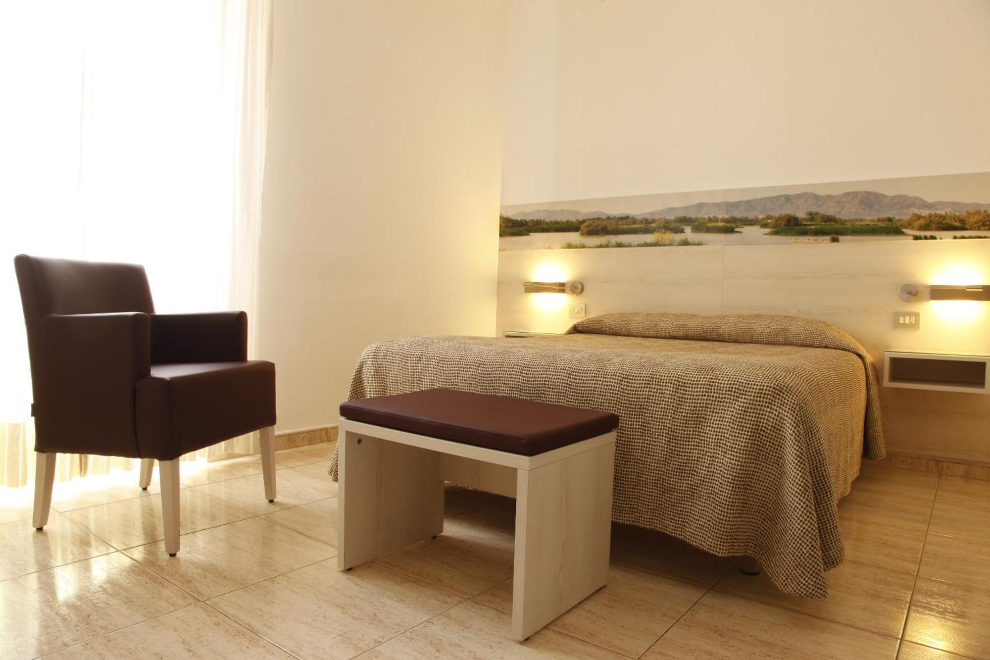 Hotel Canet 카스테요 뎀푸리에스 외부 사진